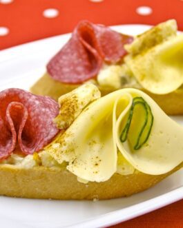 Chlebíček katalánský se sýrem